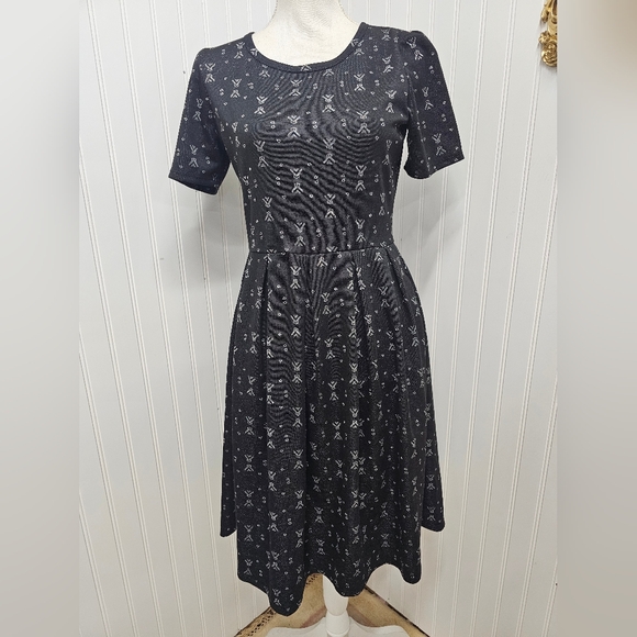Elegant Black Patterned Dress Lularoe Amelia M - Picture 1 of 3